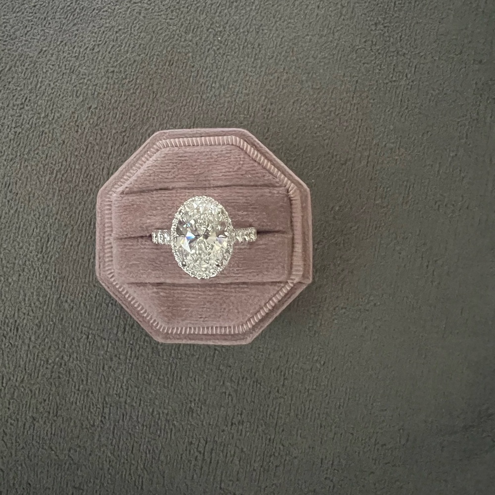 Diamond engagement ring